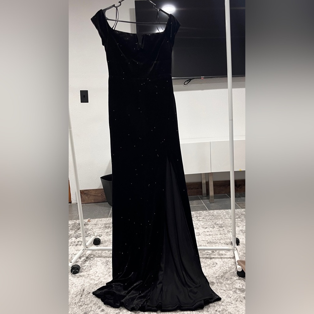 Windsor Off-Shoulder Black Maxi Dress